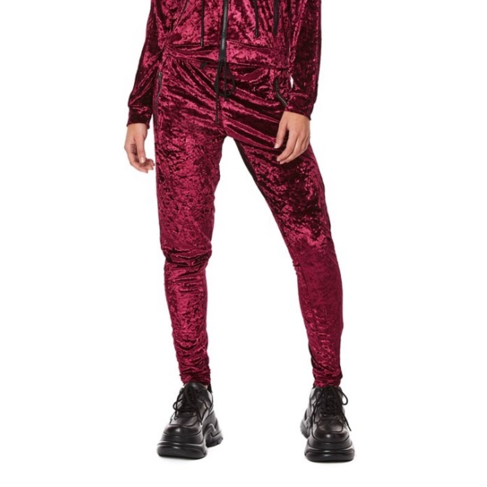 Emma & Sam Velvet Joggers